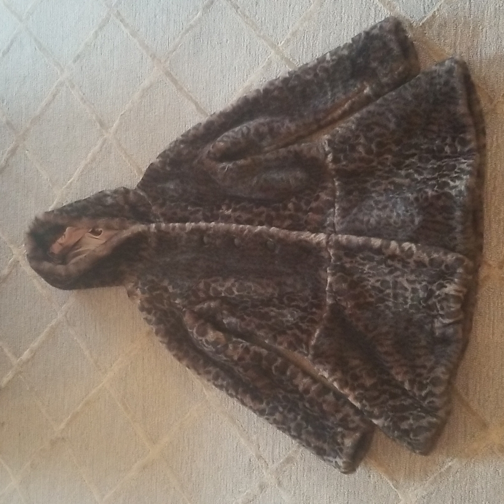 Free People leopard print faux fur peplum coat xs worn once.
